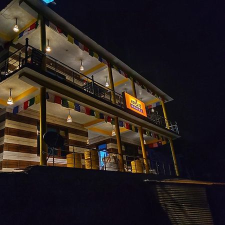 Nomads Hostel Tosh Exterior photo