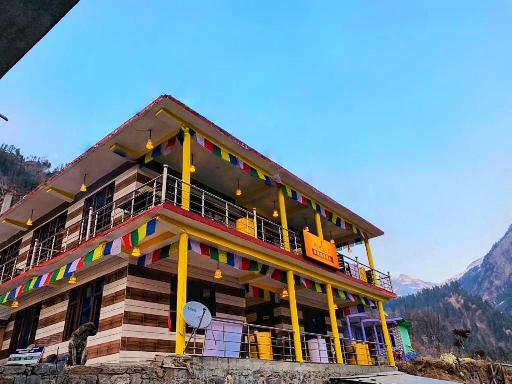 Nomads Hostel Tosh Exterior photo