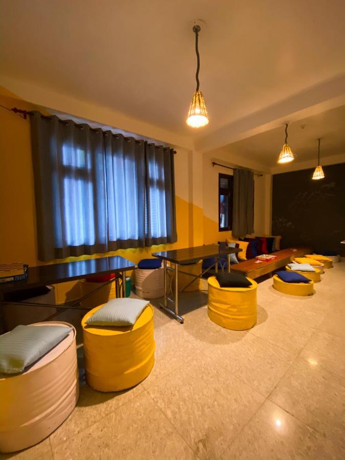 Nomads Hostel Tosh Exterior photo