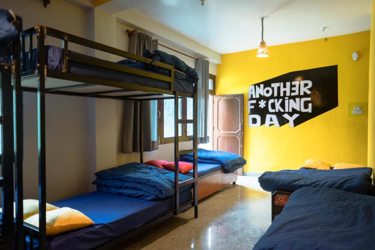Nomads Hostel Tosh Exterior photo